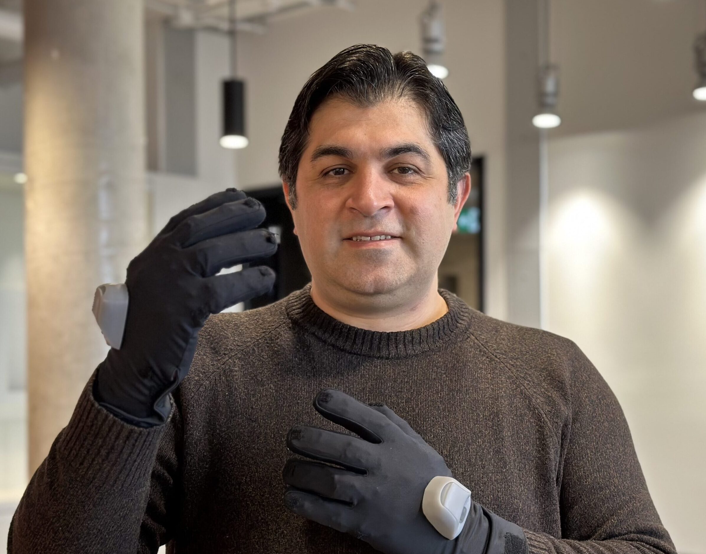 MarsWear Smart Gloves Will Power New Consumer and Remote Health Applications